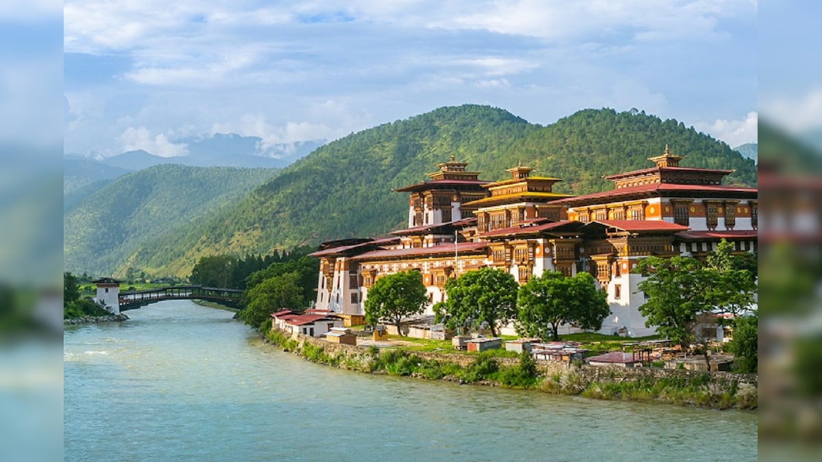 डोकलाम विवाद के बीच जानें भूटान को, ना कोई भूखा ना बेघर, हेल्थकेयर फ्री, बड़ी बेटी को मिलती है संपत्ति