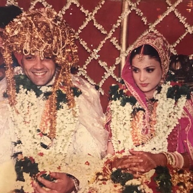dharmendra, bobby deol, sunny deol, bobby deol love story, bobby deol tanya ahuja, bobby deol career, bobby deol birthday, bobby deol first movie, bobby deol barsaat, bobby deol twinkle khanna, bobby deol family, bobby deol kids, who is tanya deol, tanya deol love story, bobby deol neelam kothari, why neelam kothari and bobby deol breakup, bollywood love stories, entertainment special