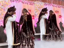 शादी से पहले रो पड़े दूल्हा-दुल्हन, स्टेज पर बहने लगे आंसू, देखें Viral Video!