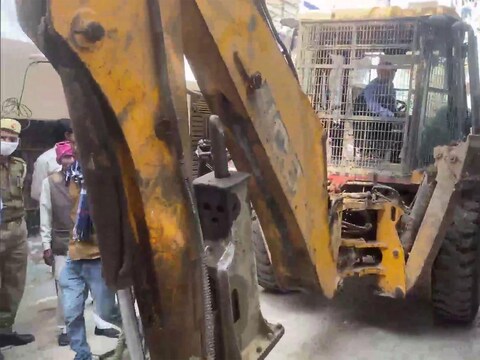 Umesh Pal Murder Case: फरार शूटर्स के खिलाफ होगी बुलडोजर की कार्रवाई 