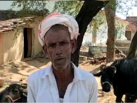 सरकारी स्‍कूल के प्रिंस‍िपल ने जब स्‍कूल में कक्षाओं की कमी के बारे में पशुपालक मादु रेबारी को बताया तो उन्‍होंने बिना कोई सवाल पूछे पैसे दान कर दिए. (न्‍यूज 18 हिन्‍दी)  