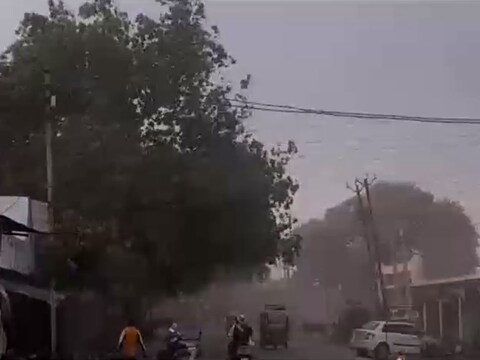 UP Weather: इटावा-आगरा में आंधी और ओलावृष्टि से फसलों को नुकसान 