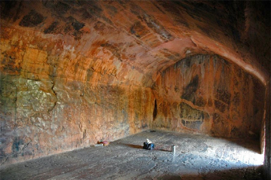  इतिहासकारों के अनुसार हर्यक वंश के संस्थापक बिम्बिसार को सोने-चांदी से बेहद लगाव था. बताया जाता है कि बिहार की इस गुफा में हर्यंक वंश का खजाना छिपाकर रखा गया है. अंग्रेजों ने इसके भीतर जाने की एक बार कोशिश भी की थी, लेकिन वे इसमें सफल नहीं हो पाये थे.