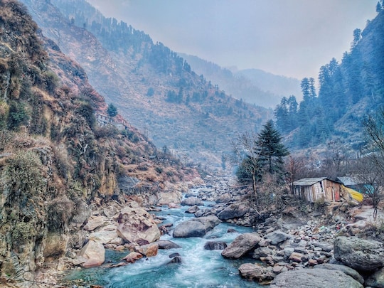 लोसर गांव  समुद्र तल से 4000 मीटर की ऊंचाई पर स्थित है. Image : Canva 