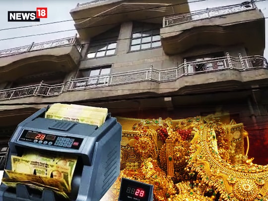 aligarh news: उत्तर प्रदेश के काफी चर्चित मीट कारोबारी हाजी मोहम्मद जहीर के ठ‍िकानों पर इनकम टैक्‍स की कार्रवाई तीसरे द‍िन भी जारी है. 
