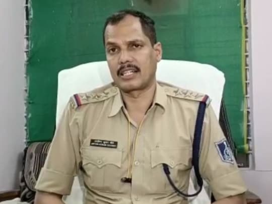 jabalpur bjp viral video: बीजेपी कार्यकर्ता निशांत शर्मा ने कैंट थाने में उनके साथ मारपीट की शिकायत दर्ज करवाई है.