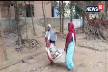 Gumla news: शराब बेचने वाली महिलाओं ने थामा झाड़ू, शहर को कर रहीं साफ, जानें वजह