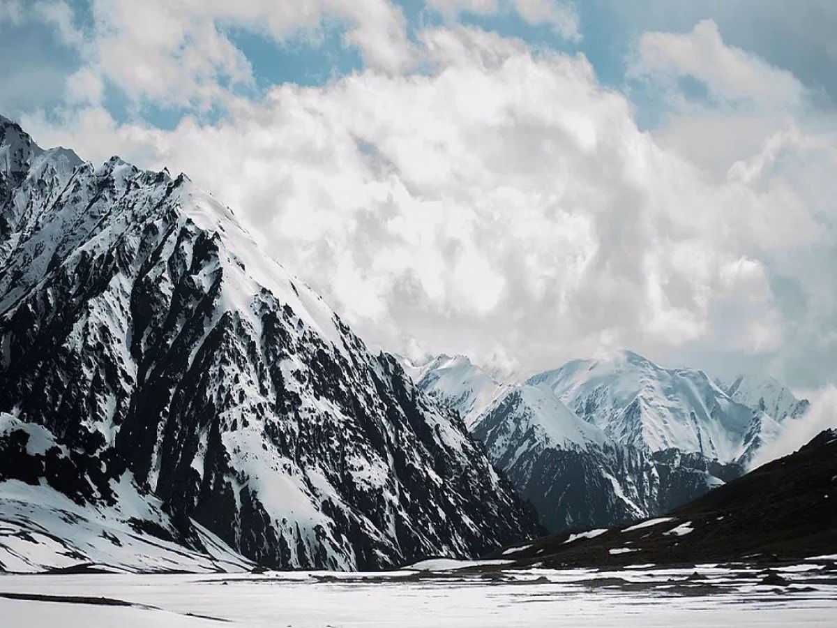 Black ice on Glaciers, white ice on glaciers, how black ice, How black ice is formed, how are black ice responsible for shrinking of glaciers, Glaciers are shrinking rapidly, Glaciers, Iceberg, Climate Change, Global Warming