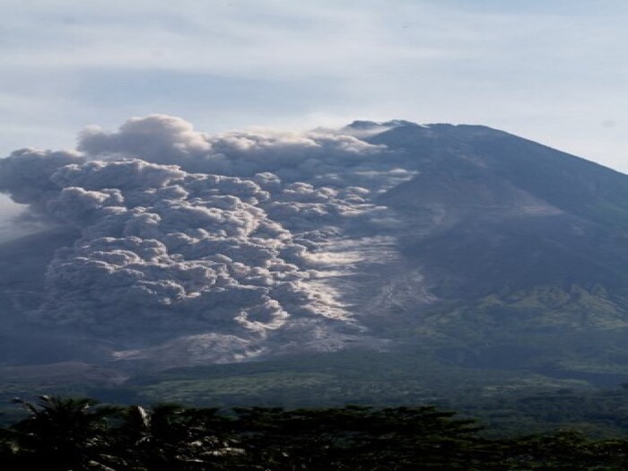 Mount merapi volcano erupts in indonesia hot clouds lava eruption