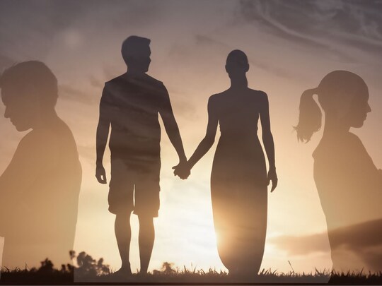 पार्टनर से ब्रेकअप की वजह जानने की कोशिश करें-Image-Canva 