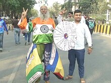 क्रिकेट मैच में स्वच्छता का संदेश, पीएम मोदी से प्रभावित सफाई कमांडर की सुनिए