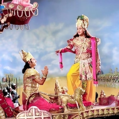 श्री कृष्ण' बन प्यारी-सी स्माइल से लूट लिया था दिल, अब बदल गया है पूरी तरह  लुक, ऋषिकेश की वादियों में तलाश रहे सुकून - Famous charming smile artist  sarvadaman d ...