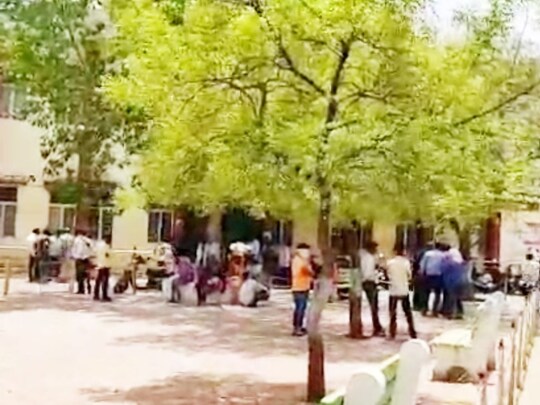 Sehore News: सीहोर जिला न्यायालय ने गरीबों का पैसा खाने वाले को 250 साल की सजा सुनाई है. (Photo-News18)