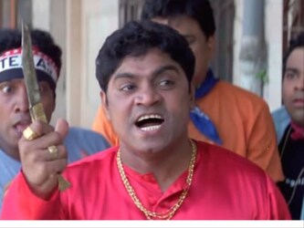 साल 2000 में आई फिल्म 'हेरा फेरी' में जॉनी लीवर का मुन्नाभाई वाला रोल. इस को अगर आपने देखी है तो मुन्नाभाई को याद करते ही आपके चेहरे पर स्माइल आ जाएगी.