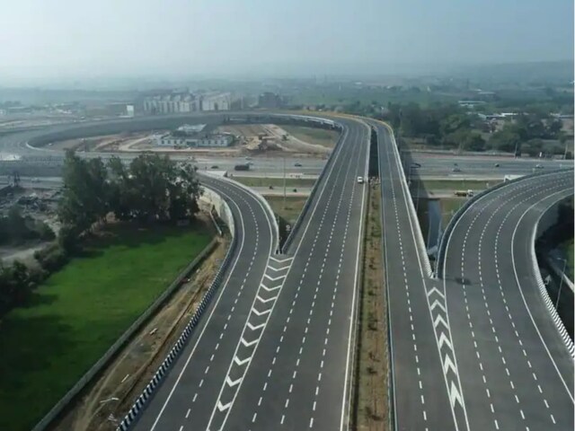 महंगा हुआ दिल्ली-मुंबई और KMP एक्सप्रेस वे पर सफर, कल से नई टोल दर