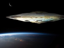 पृथ्वी पर घूम रहा 'UFO का बाप', धरती पर भेज रहा जासूस!