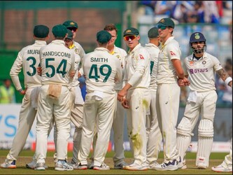  ऑस्ट्रेलिया की टीम भारत के दौरे पर पिछले महीने पहुंची थी. 4 मैचों की टेस्ट सीरीज में लगातार दो टेस्ट मैच हारने के बाद इंदौर में जीत हासिल करते हुए ऑस्ट्रेलिया ने वापसी की. अहमदाबाद में खेले गए आखिरी टेस्ट मैच को भारत के खिलाफ ड्रॉ करते हुए सीरीज में 3-1 की हार को टाला. ऑस्ट्रेलिया के खिलाफ भारत ने 4 मैचों की टेस्ट सीरीज 2-1 से जीतकर बॉर्डर गावस्कर ट्रॉफी पर लगातार चौथी बार कब्जा जमाया. -AP