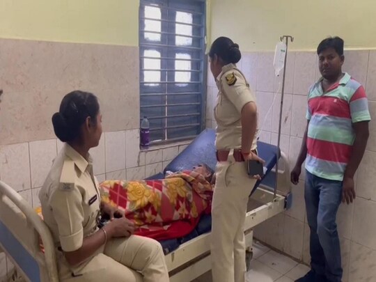 तीन लीटर शराब के साथ पुलिस ने वृद्ध महिला तस्कर को किया गिरफ्तार 