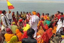 Chaitra Navratri 2023: शतचंडी महायज्ञ को लेकर निकाली गई भव्य कलश शोभायात्रा, एक हजार से अधिक युवतियों और महिलाओं ने लिया हिस्सा