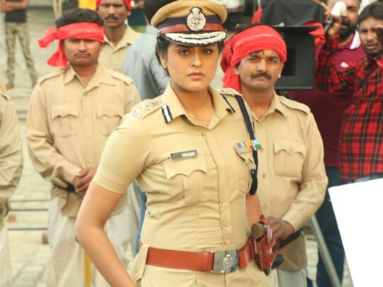 भोजपुरी की मर्दानी बनी खेसारी की हीरोइन, 'अवैध' कामों पर चलेगा IPS यामिनी सिंह का डंडा
