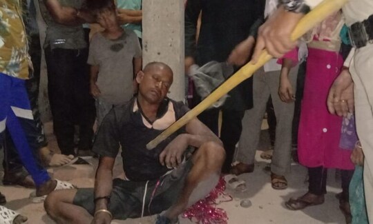 बच्चा चोर समझकर पकड़ा गया युवक
