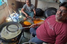 Famous Sweet : 100 साल पुरानी मिठाई की दुकान, यहां की मिठाई के सीएम गहलोत और ​अभिनेता धर्मेंद्र भी हैं मुरीद