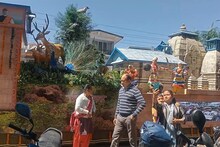 Dehradun News: अब आप भी कर सकते है मानसखंड झांकी का दीदार, देहरादून में उमड़ी भीड़, हर कोई लेने लगा सेल्फी