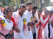 देखिए सरहुल नृत्य, धरती पूजन के साथ किया नए साल का स्वागत