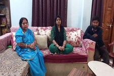 पोता गन प्वाइंट पर, बहू की अस्मत लूटने की धमकी,रिटायर्ड रेंजर के घर भीषण डकैती