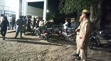 Crime News : घर में घुसकर लाठी-डंडो और तलवारों से परिवार पर कातिलाना हमला, 4 लोग घायल, जानिए मामला
