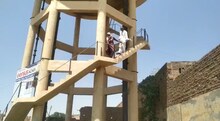 VIDEO: यह है ‘लेडी वीरू’! ससुराल से नाराज महिला ने घंटों की 'शोले' वाली नौटंकी, जानें क्या है पूरा माजरा