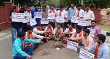 Jodhpur News: पेपर लीक मामले को लेकर छात्रों में रोष, यूनिवर्सिटी में किया यज्ञ, जताया विरोध