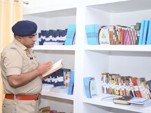 IPS शक्ति मोहन अवस्थी ने जगाई शिक्षा की अलख, ऐसे पुलिसकर्मी बनेंगे अफसर