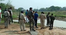 देवघर में रेत माफियाओं का दुस्साहस, छापेमारी करने पहुंचे SDM के साथ की बदसलूकी