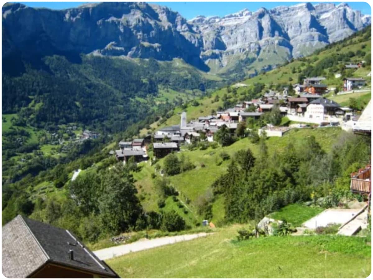 अगर आप गांव में रहने को हैं तैयार, तो आपको 50 लाख रुपये देगी सरकार, क्