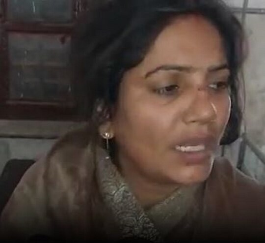 मुजफ्फरपुर में महिला ने अपने देवरों पर लगाया मारपीट का आरोप. 