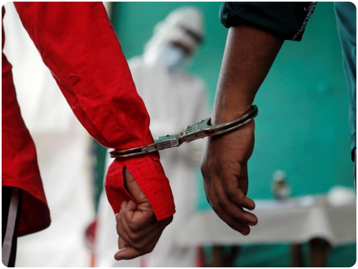 Explainer यूं ही हर अभियुक्‍त नहीं लगाई जा सकती हथकड़ी, कानून क्या