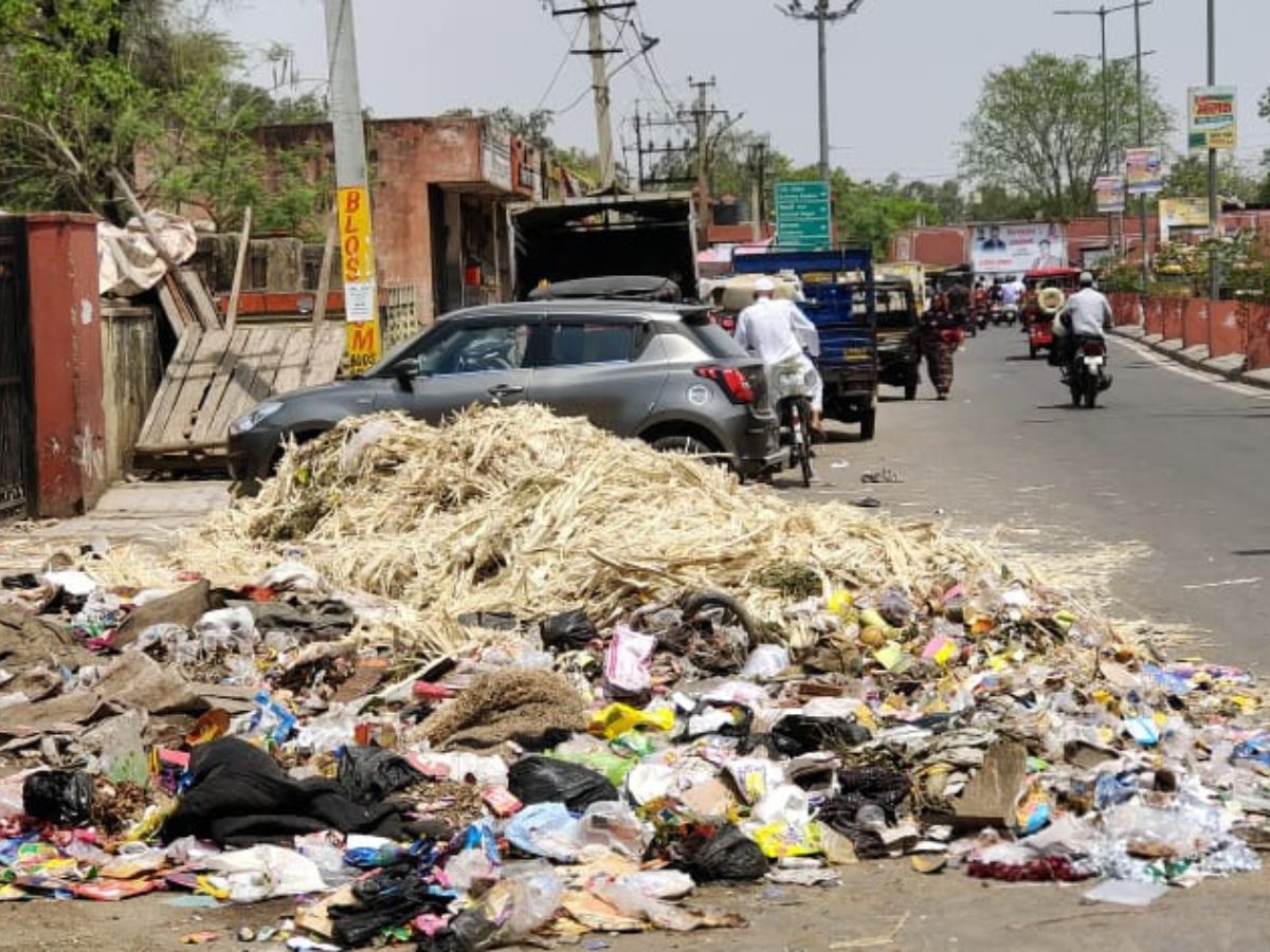 Rajasthan News, Jaipur, Jaipur News, Valmiki Samaj, Valmiki Samaj Strike, 6 Thousand Sweepers on Strike, Sweepers Strike, Sweepers Strike In Rajasthan, Jaipur Municipal Corporation, Jaipur Nagar Nigam, Jaipur Nagar Nigam Heritage, Jaipur Nagar Nigam Greater, राजस्थान समाचार, जयपुर, जयपुर समाचार, वाल्मीकि समाज, वाल्मीकि समाज हड़ताल, 6 हजार सफाईकर्मी हड़ताल पर, सफाई कर्मचारी हड़ताल, राजस्थान में सफाईकर्मी हड़ताल, जयपुर नगर निगम, जयपुर नगर निगम, जयपुर नगर निगम हेरिटेज, जयपुर नगर निगम ग्रेटर,
