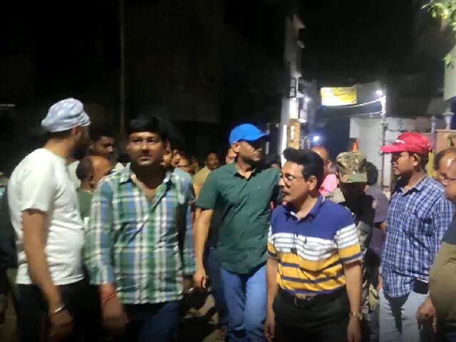 पाकुड़ में बड़े व्यापारी के साथ 5 लाख रुपये की लूट, नकाबपोश बैग लेकर हुए फरार पाकुड़ में बड़े व्यापारी के साथ 5 लाख रुपये की लूट, नकाबपोश बैग लेकर हुए फरार