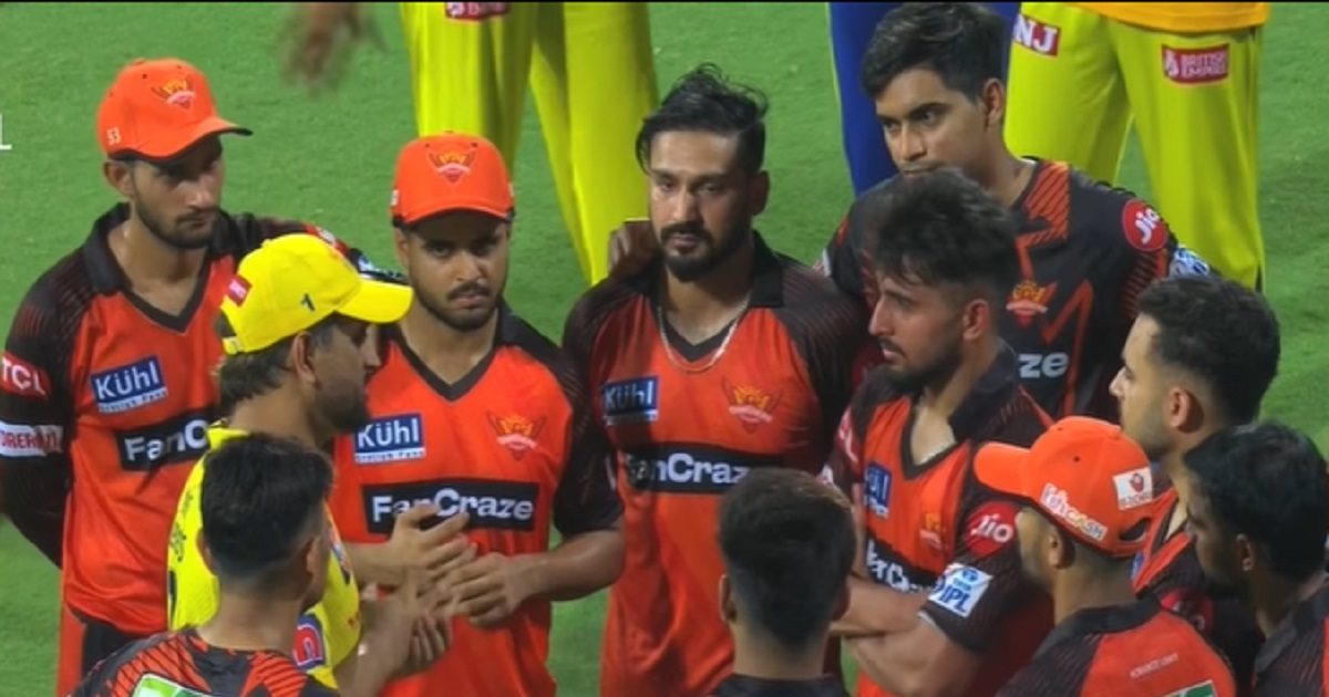 MS DHONI TEAM