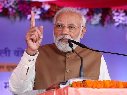 पीएम नरेंद्र मोदी ने सेना के कमांडरों से कहा- नए और उभरते खतरों से निपटने के लिए रहें तैयार. (www.pib.gov.in)