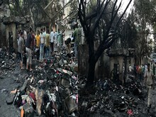 सरोजनी नगर मार्केट में लगी भीषण आग, 25 दुकानें जलकर खाक, लाखों का माल स्‍वाहा
