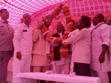 SP में गुटबाजी? मनोज पांडेय और स्वामी प्रसाद मौर्य ने एक दूसरे से बनाई दूरी
