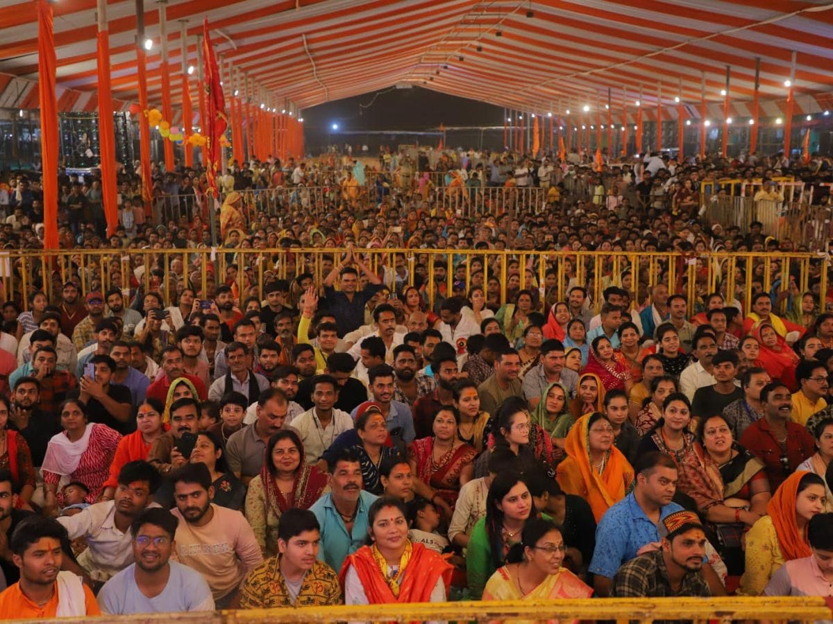 https://images.news18.com/ibnkhabar/uploads/2023/04/bageshwar-dham-chori-two.jpg