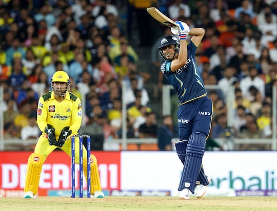 IPL 2023 : CSK के गेंदबाजों की गुजरात के ओपनर शुभमन गिल ने जमकर कुटाई की थी. (IPL)