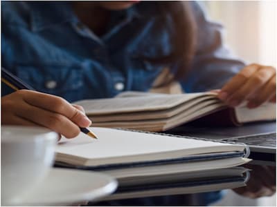 Sarkari Exam Preparation: परीक्षा की तैयारी के लिए बिल्कुल जरूरी नहीं है कि उसकी कोचिंग की जाए.