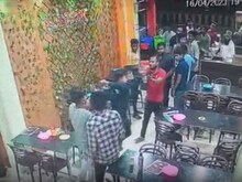 Video : मुफ्त की बिरयानी खाकर गुंडागर्दी! बिल मांगने पर 3 गुंडों ने की पिटाई