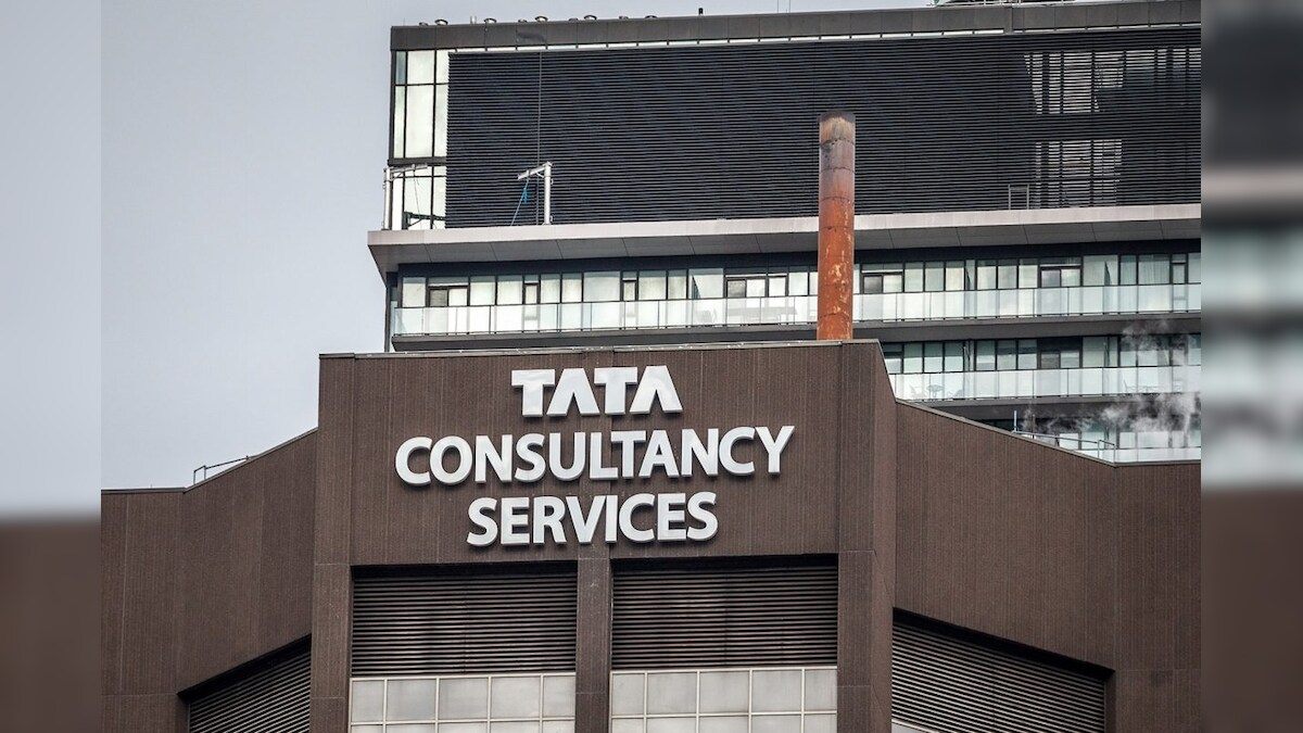 TATA की कंपनी ने दिखाया बड़ा दिल, छंटनी के दौर में TCS दोगुनी सैलरी देने की कर रही तैयारी, सबको मिलेगा समान वेतन