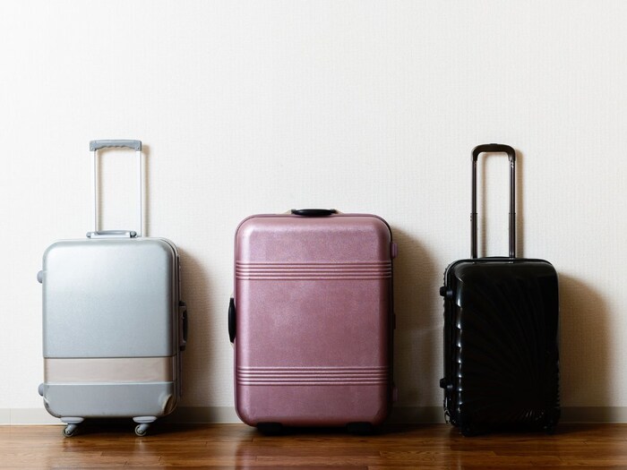 ट्रॉली बैग हो गया है गंदा और काला, 5 आसान तरीकों से करें साफ, मिनटों