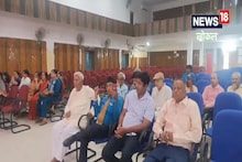 Purnia News: मां की याद में लिखा 'शब्दों का कारवां', कला भवन में हुआ 100 पन्ने की किताब का लोकार्पण